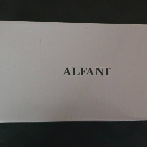 Bundle Deal--both shoes are size 7.5, stylish and in excellent condition - Picture 7 of 11